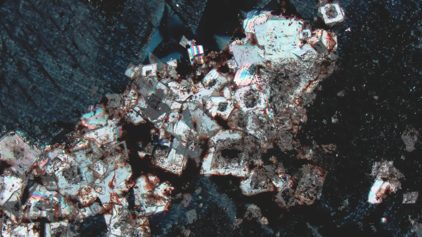 Glendonite's insides 2