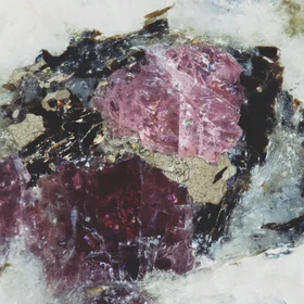 Almandines in a migmatite paragneiss from West Finland