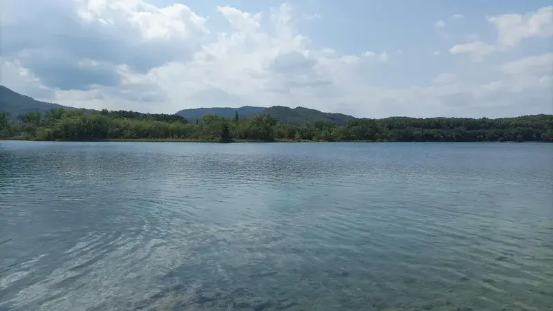 Water and limestone: Lake Banyoles