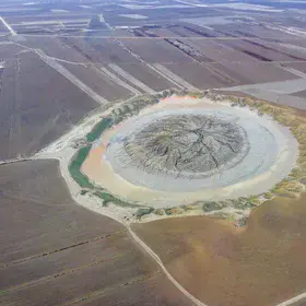 Qarni Yarig mud volcano, Iran