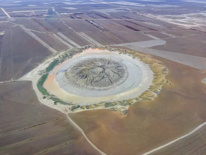 Qarni Yarig mud volcano, Iran