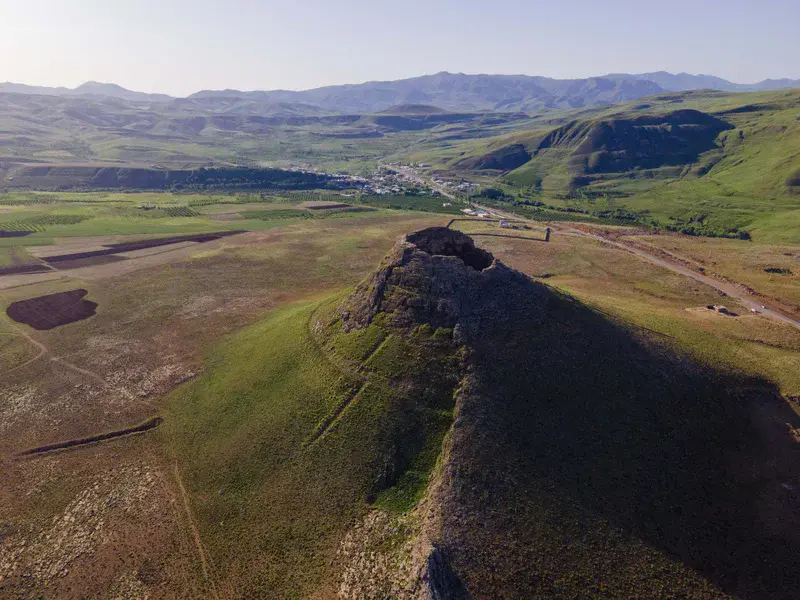 The dried crater of the travertine spring of Zendan Soleiman in Iran. (Mehrdad.Sarhangi)