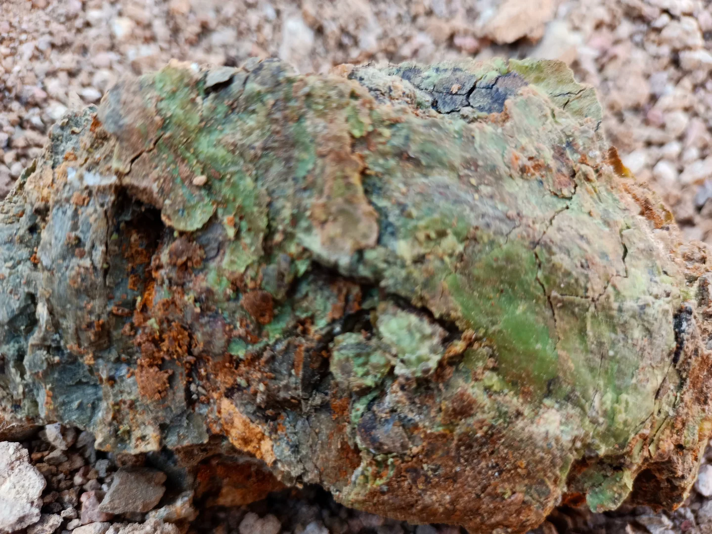 Epidote Occurrence within Lead/Zinc Ore Deposits