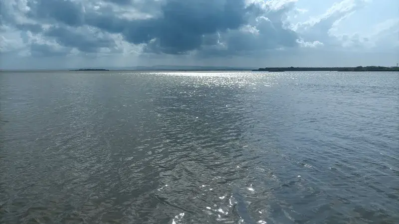 Storm over the lake: La Albufera de Valencia (Spain)