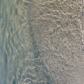 S(tr)anding – Sand, waves and sunlight