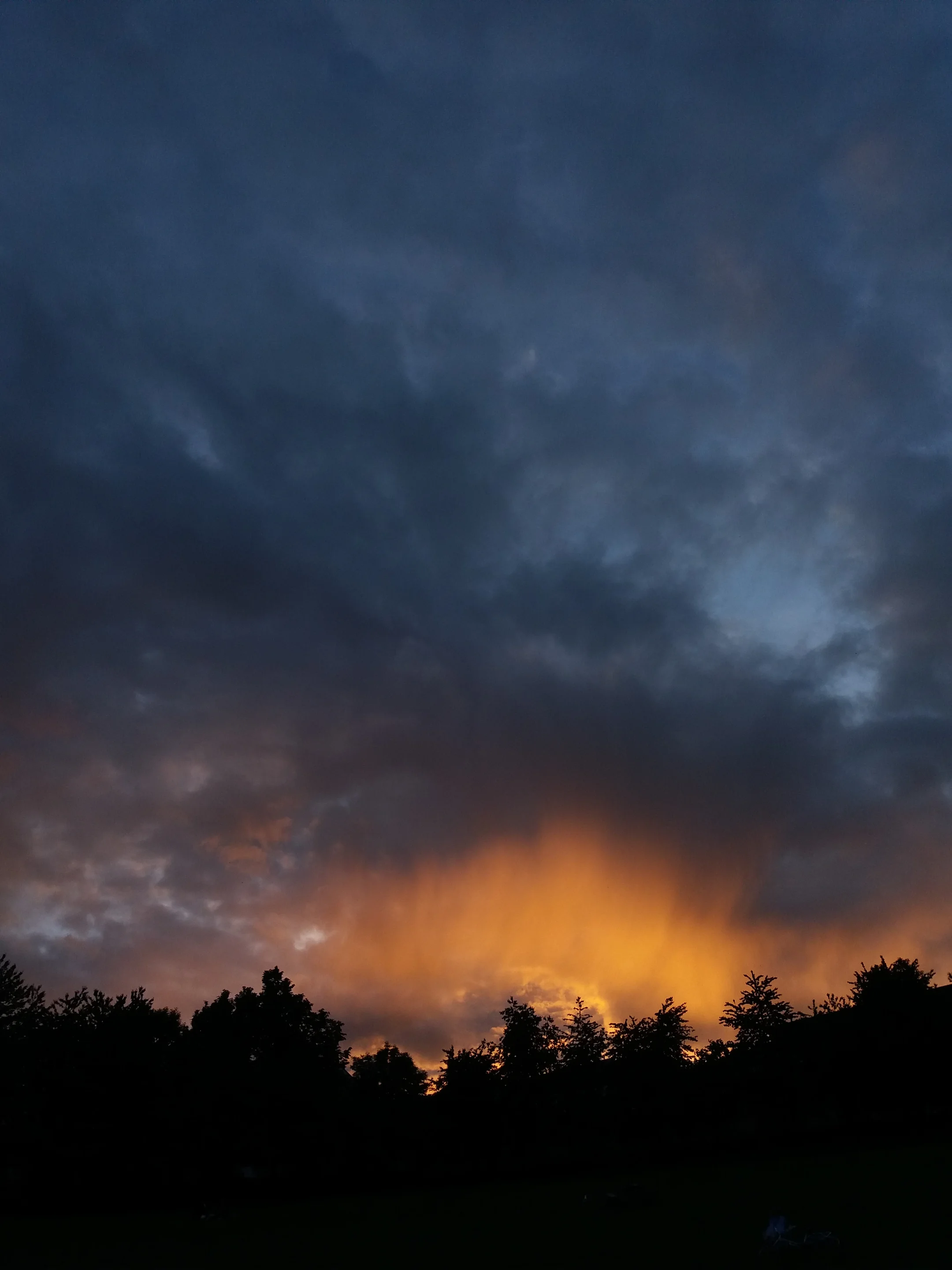 The sky is on fire !