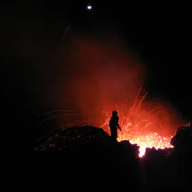 Looking into the Fournaise