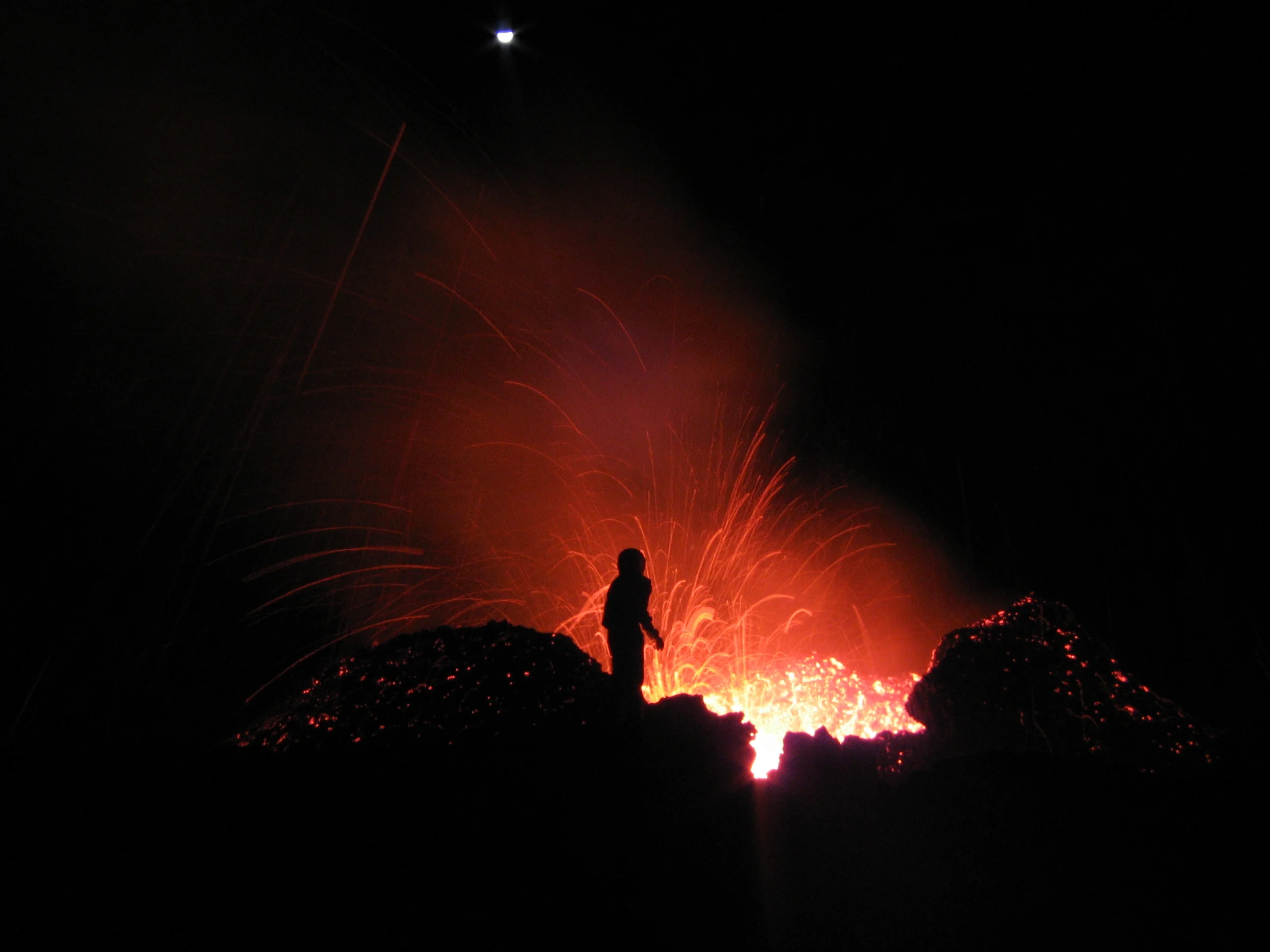 Looking into the Fournaise