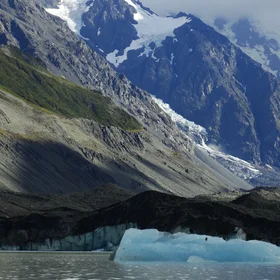 Iceberg drifting away from the Tasman glacier