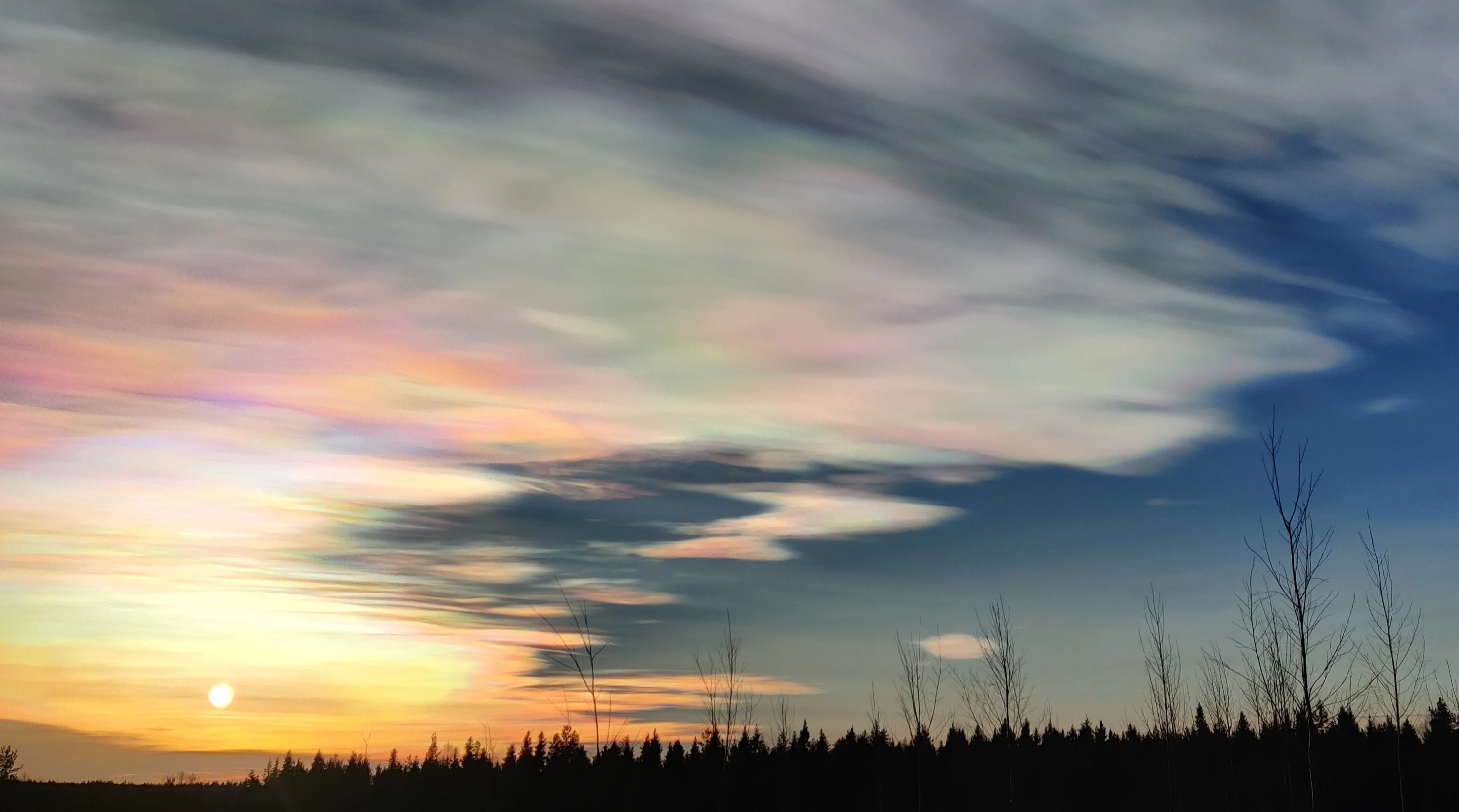 Mother-of-pearl clouds in Finnish Lapland