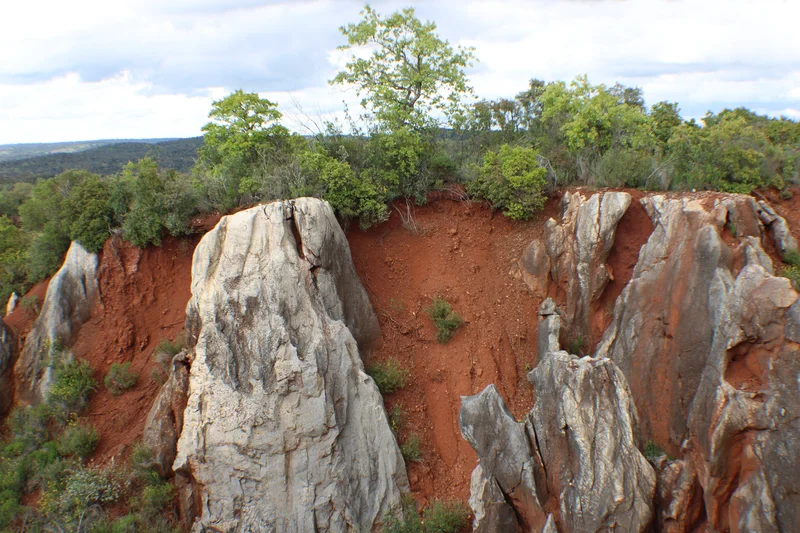 Born to be red (How do Mediterranean red clayey soils form?)