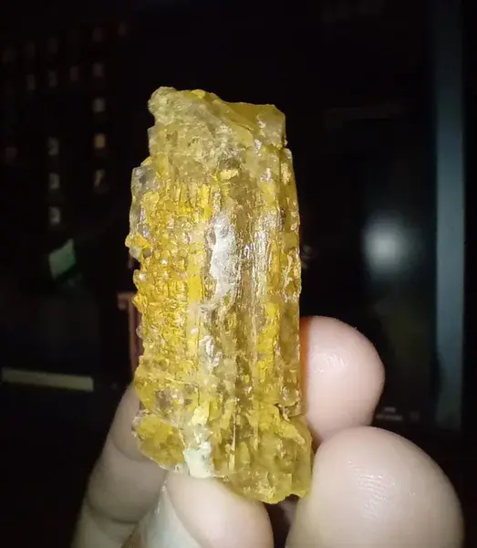 Gypsum Crystal from the Qattamiya Area, Cairo – An Evaporitic Mineral Growth