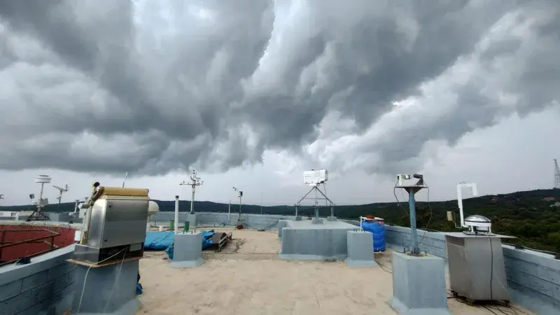 Beneath the Weight of the Monsoon: High Altitude cloud Physics Laboratory, Mahabaleshwar, Western Ghats, India