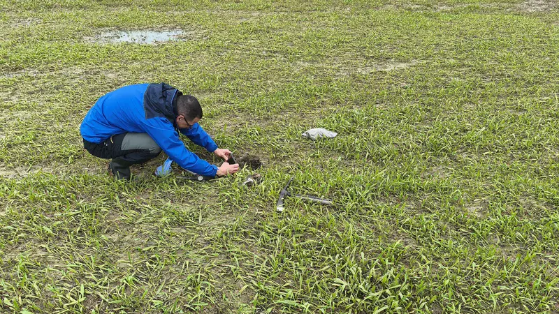 Soil colors written by water