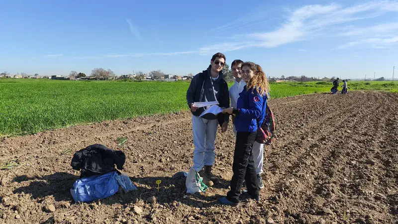 Soil science beyond the classroom walls