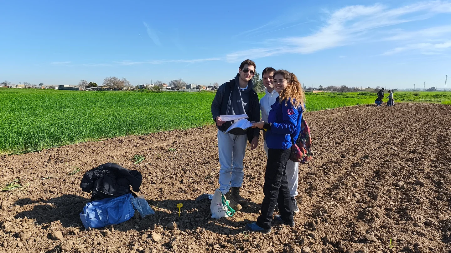 Soil science beyond the classroom walls