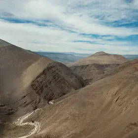Folded Early Cretaceous rocks in the Andean forearc