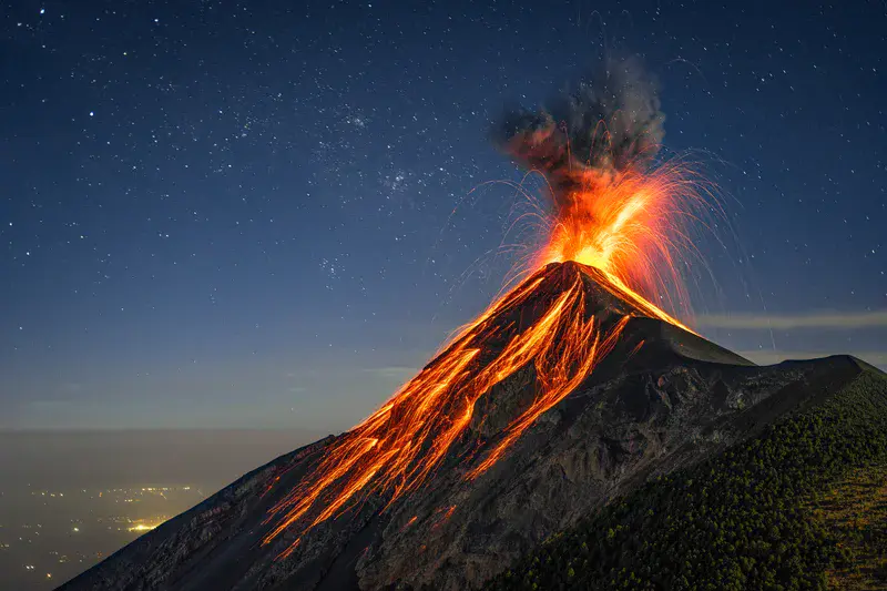 Chi Q'aq' - A Trinity of Light