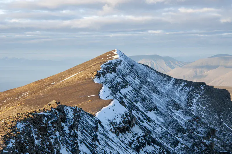 Arctic in Transition: a double-faced environment