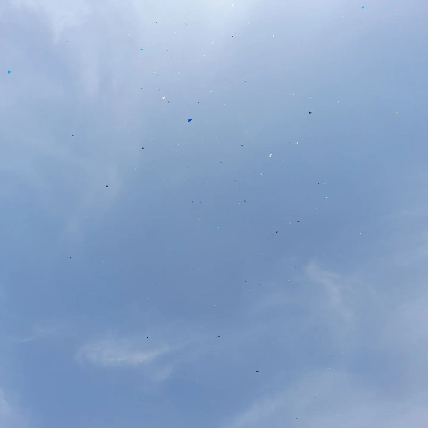 Air plastic pollution