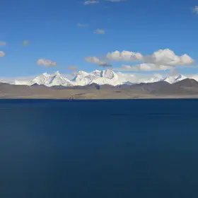Pumo Yumco — The Sapphire Among the Himalayas
